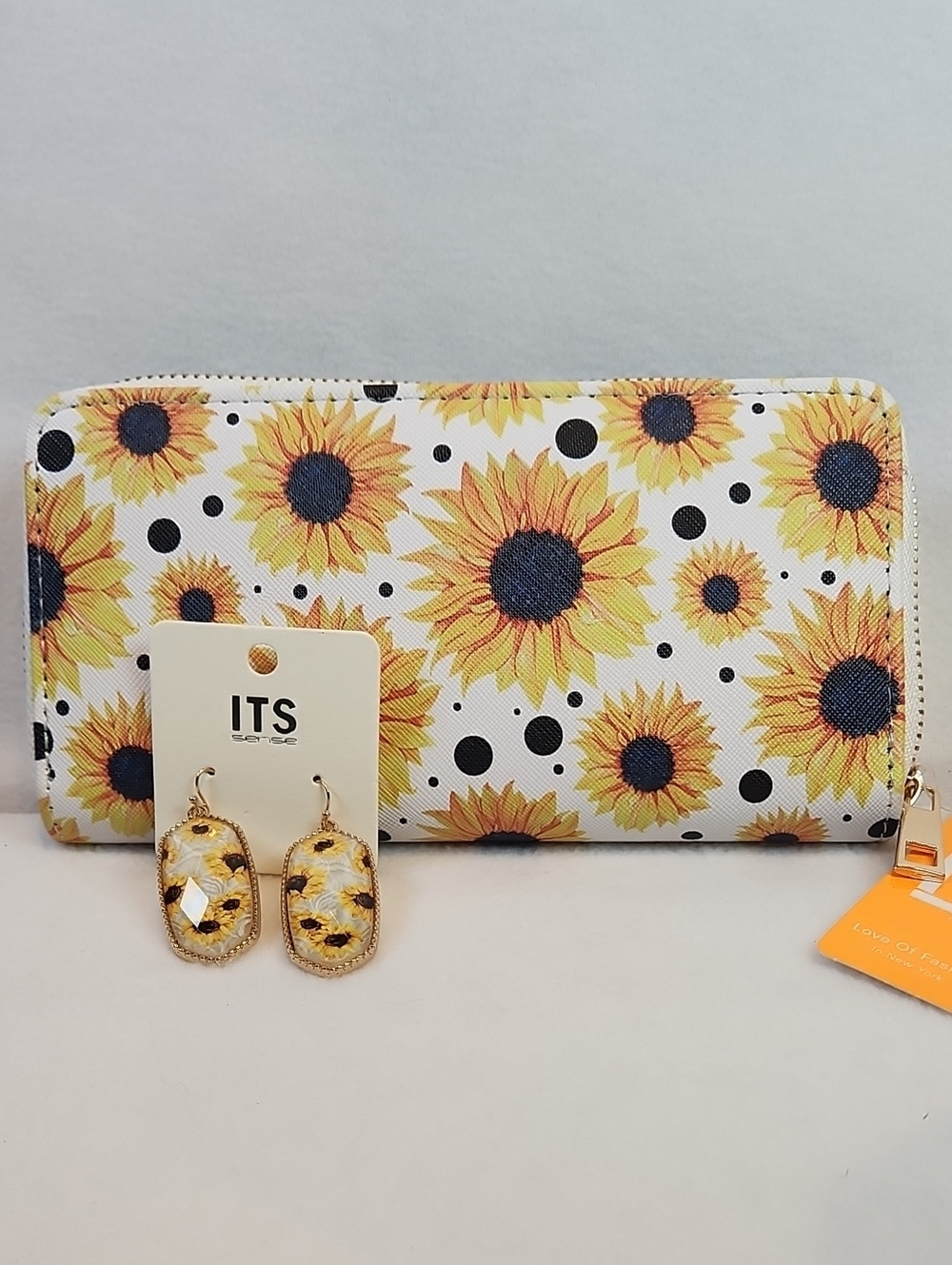 ITS Sunflower Print Zip Wallet in Yellow and White And Free Earings To Match